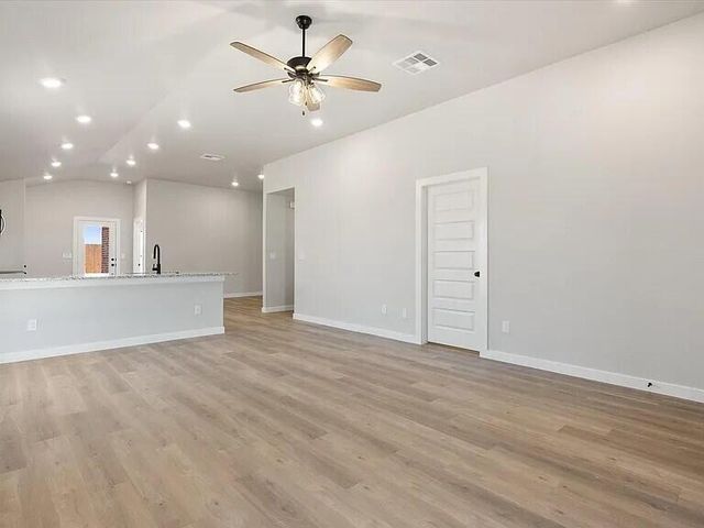 2304 Abbeville Avenue, Wolfforth, TX 79382