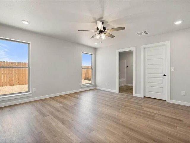 2304 Abbeville Avenue, Wolfforth, TX 79382