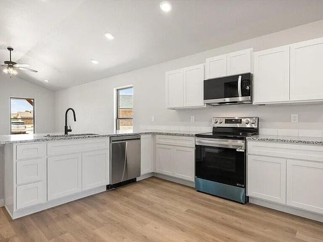 2304 Abbeville Avenue, Wolfforth, TX 79382