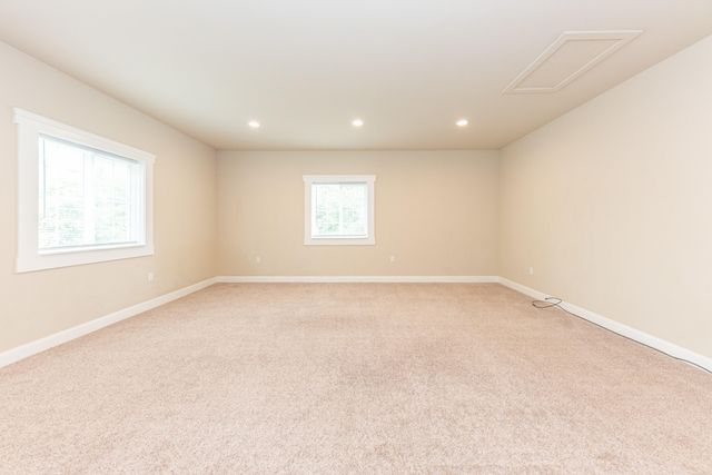 1 Maple Village Court, Ann Arbor, MI 48103