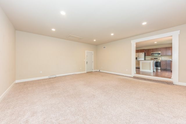 1 Maple Village Court, Ann Arbor, MI 48103