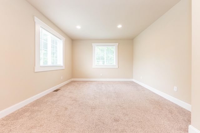 1 Maple Village Court, Ann Arbor, MI 48103