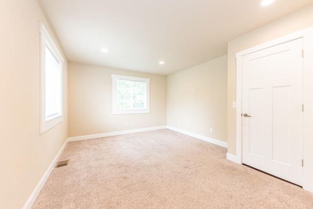 1 Maple Village Court, Ann Arbor, MI 48103