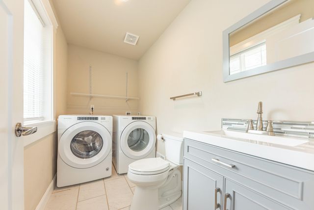 1 Maple Village Court, Ann Arbor, MI 48103