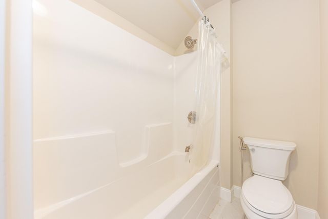 1 Maple Village Court, Ann Arbor, MI 48103