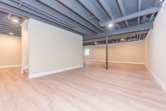 1 Maple Village Court, Ann Arbor, MI 48103