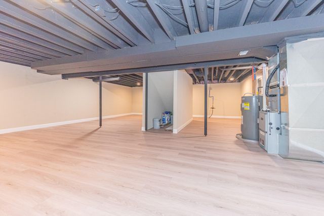 1 Maple Village Court, Ann Arbor, MI 48103