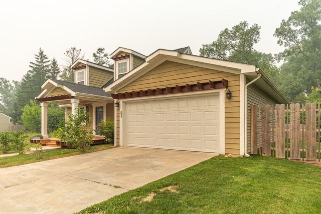 1 Maple Village Court, Ann Arbor, MI 48103