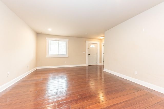 1 Maple Village Court, Ann Arbor, MI 48103