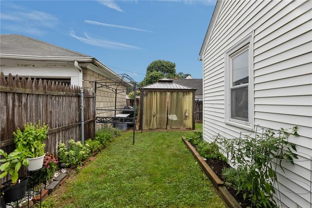 402 Webster Avenue, Cranston, RI 02920