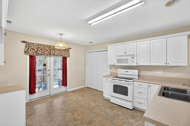 353 Marble Lane, Boiling Springs, SC 29316