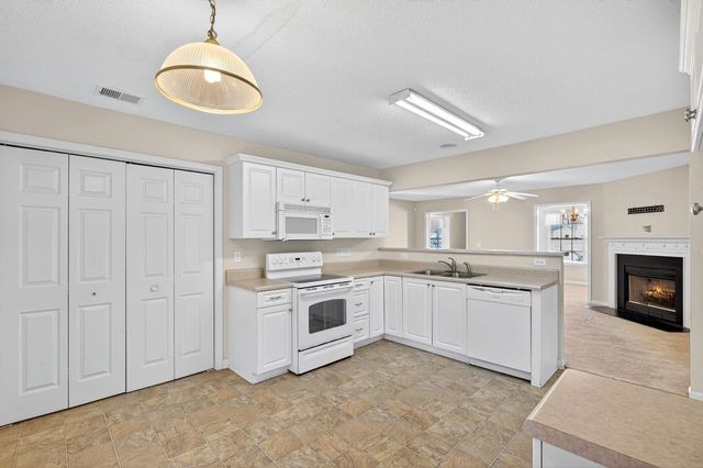 353 Marble Lane, Boiling Springs, SC 29316