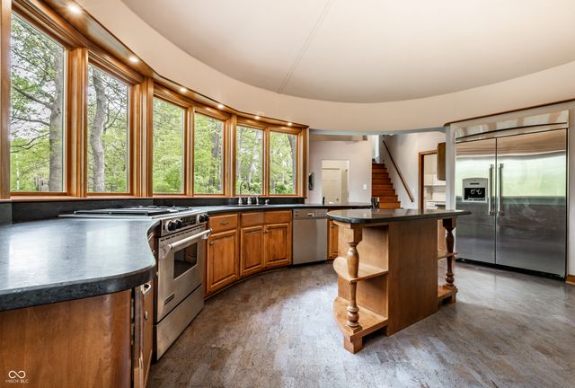 402 Kessler Boulevard West Drive, Indianapolis, IN 46228