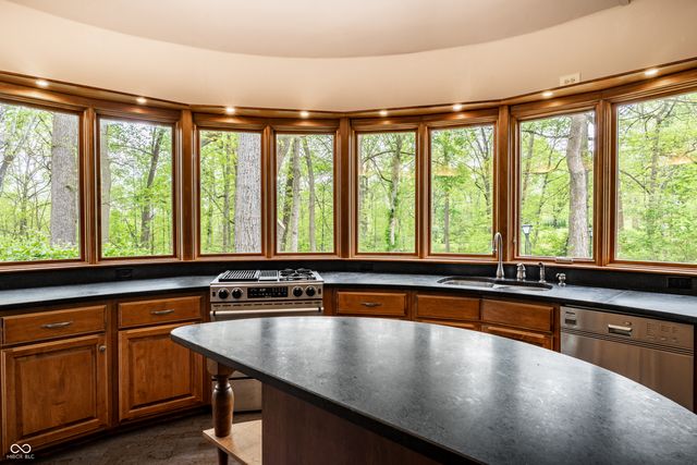 402 Kessler Boulevard West Drive, Indianapolis, IN 46228