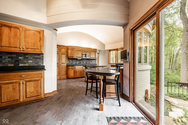 402 Kessler Boulevard West Drive, Indianapolis, IN 46228