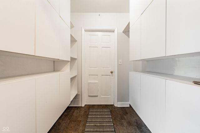 402 Kessler Boulevard West Drive, Indianapolis, IN 46228