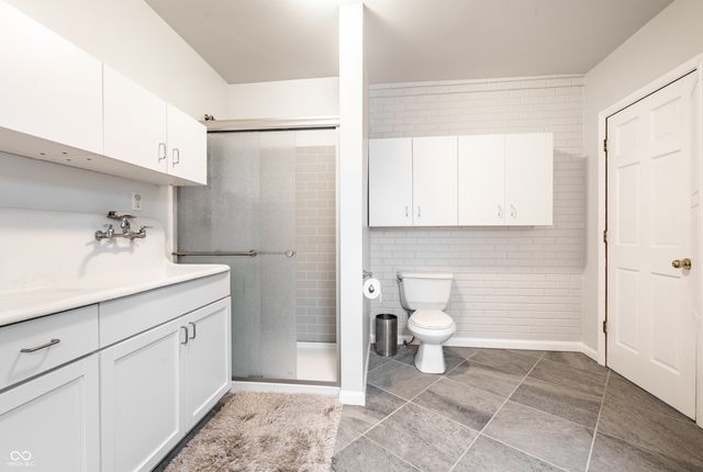 402 Kessler Boulevard West Drive, Indianapolis, IN 46228