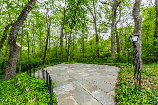 402 Kessler Boulevard West Drive, Indianapolis, IN 46228