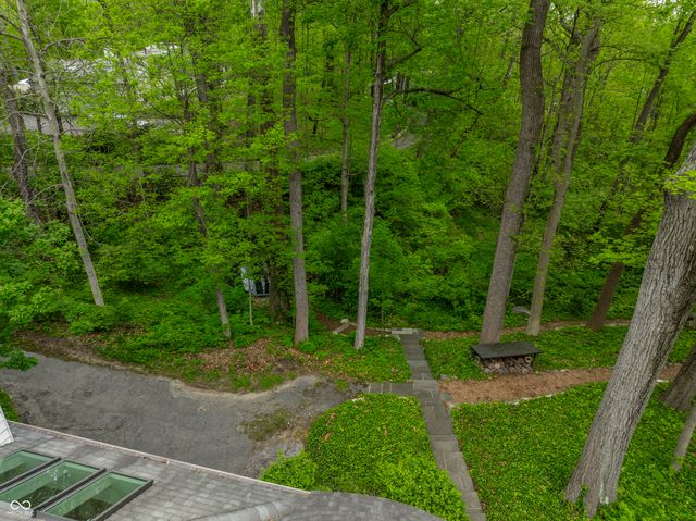 402 Kessler Boulevard West Drive, Indianapolis, IN 46228