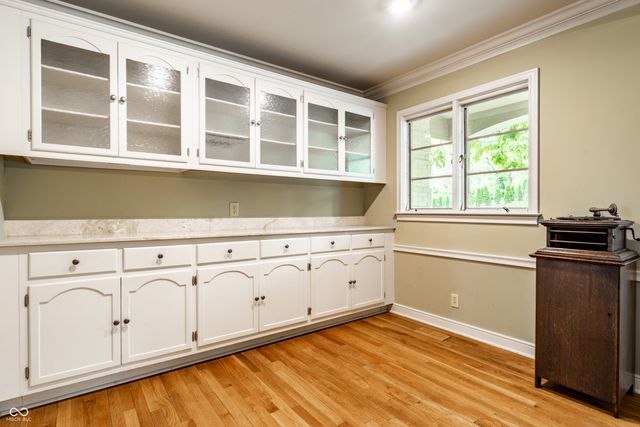 402 Kessler Boulevard West Drive, Indianapolis, IN 46228