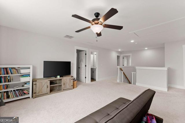 537 Redfish Way, Hoschton, GA 30548