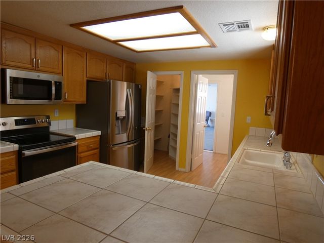 3550 Newberry Avenue, Pahrump, NV 89048