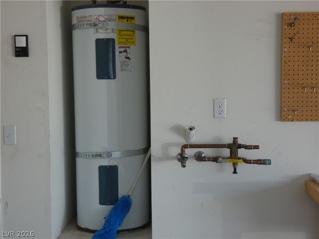 3550 Newberry Avenue, Pahrump, NV 89048