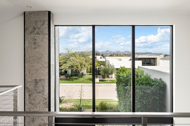 6917 E CACTUS WREN Road, Paradise Valley, AZ 85253