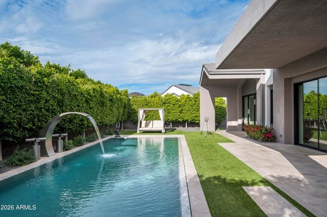 6917 E CACTUS WREN Road, Paradise Valley, AZ 85253