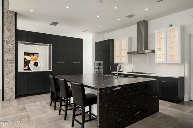 6917 E CACTUS WREN Road, Paradise Valley, AZ 85253