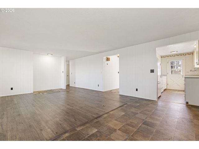 10418 CHAMPOEG Rd, Aurora, OR 97002