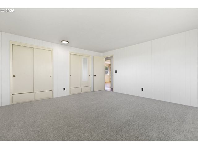 10418 CHAMPOEG Rd, Aurora, OR 97002