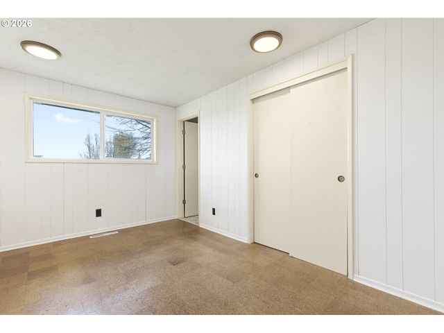 10418 CHAMPOEG Rd, Aurora, OR 97002