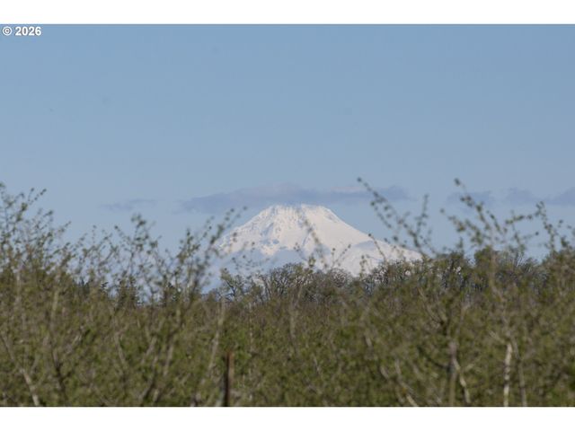 10418 CHAMPOEG Rd, Aurora, OR 97002