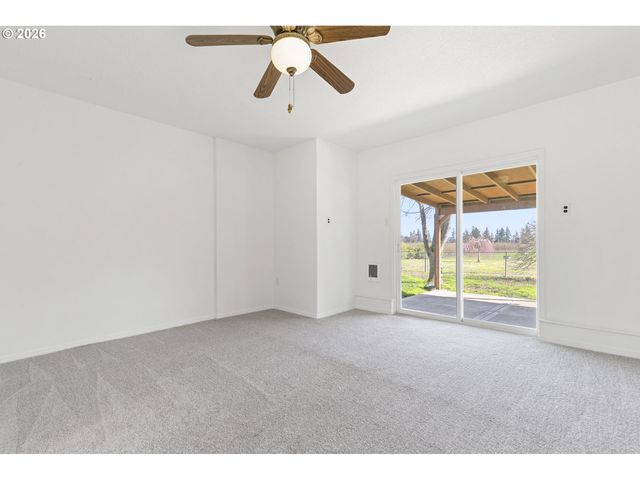 10418 CHAMPOEG Rd, Aurora, OR 97002