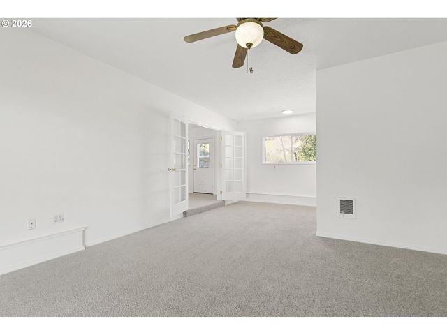 10418 CHAMPOEG Rd, Aurora, OR 97002