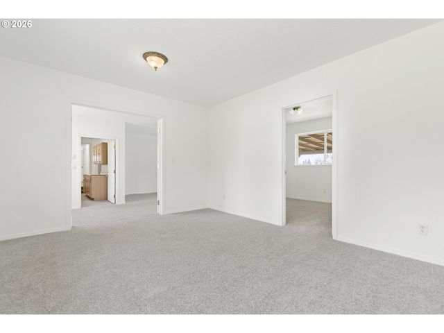 10418 CHAMPOEG Rd, Aurora, OR 97002