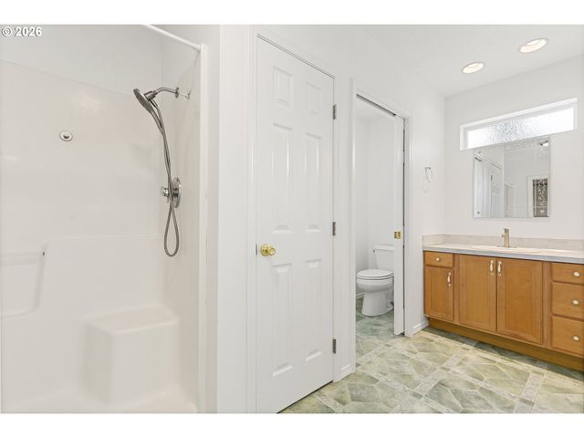 10418 CHAMPOEG Rd, Aurora, OR 97002