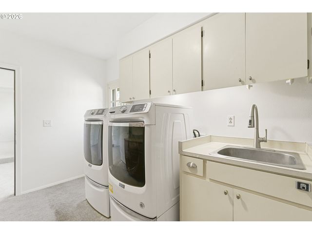 10418 CHAMPOEG Rd, Aurora, OR 97002