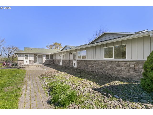 10418 CHAMPOEG Rd, Aurora, OR 97002