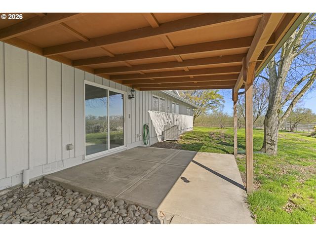 10418 CHAMPOEG Rd, Aurora, OR 97002