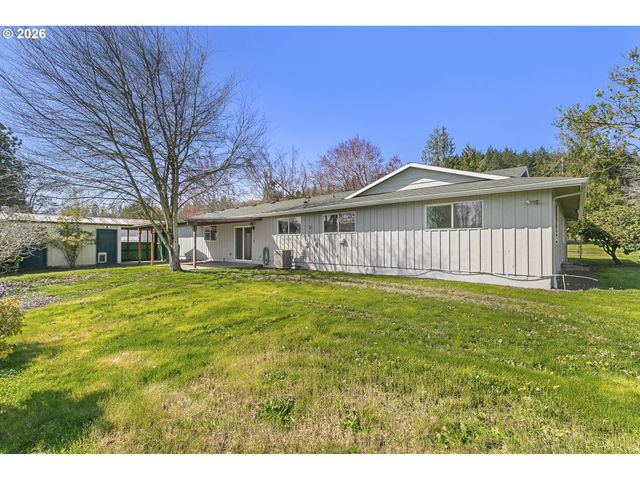 10418 CHAMPOEG Rd, Aurora, OR 97002