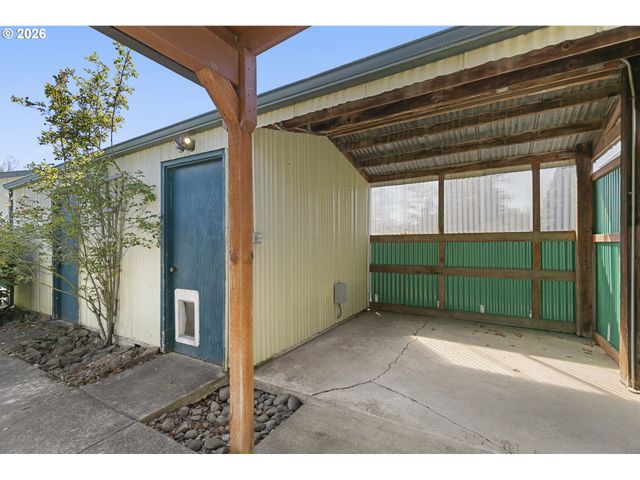 10418 CHAMPOEG Rd, Aurora, OR 97002