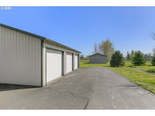 10418 CHAMPOEG Rd, Aurora, OR 97002