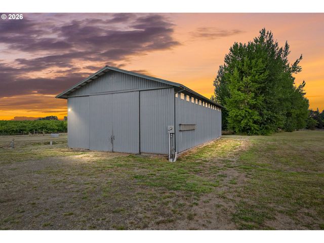 10418 CHAMPOEG Rd, Aurora, OR 97002