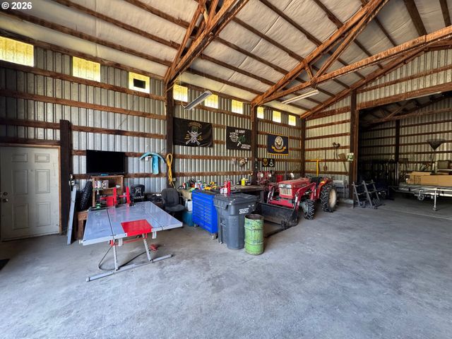 10418 CHAMPOEG Rd, Aurora, OR 97002