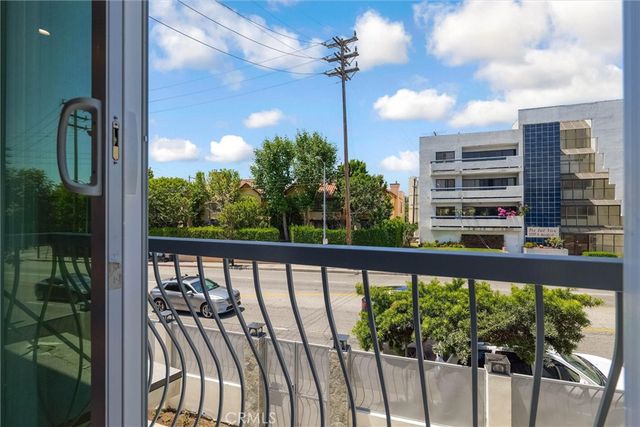1556 S Bundy, Los Angeles, CA 90025