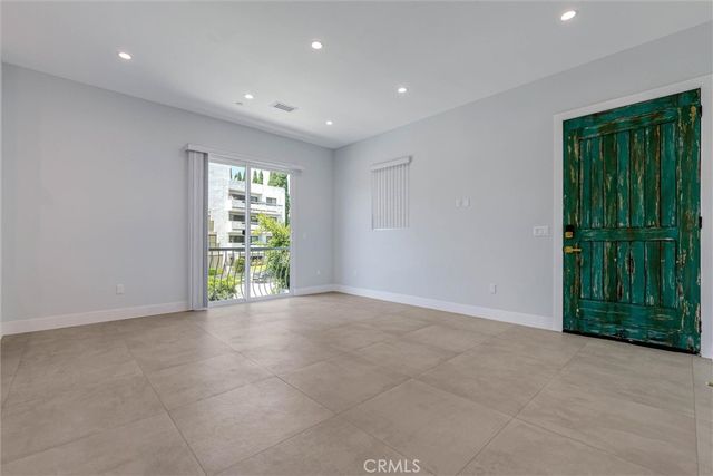 1556 S Bundy, Los Angeles, CA 90025