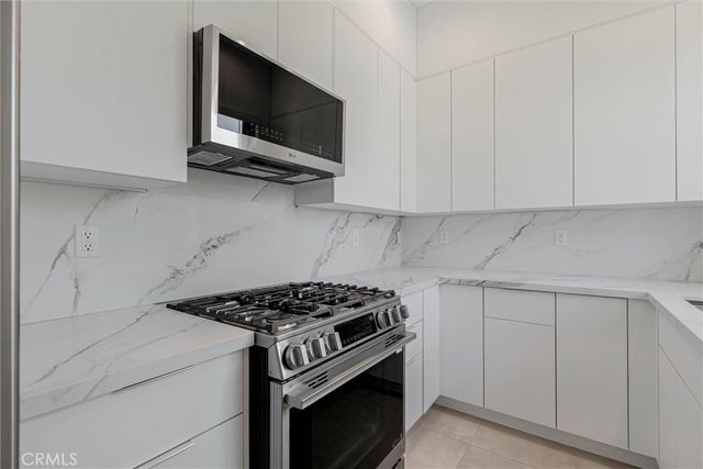 1556 S Bundy, Los Angeles, CA 90025