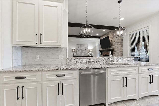 8700 Crest Lane, Springdale, AR 72762